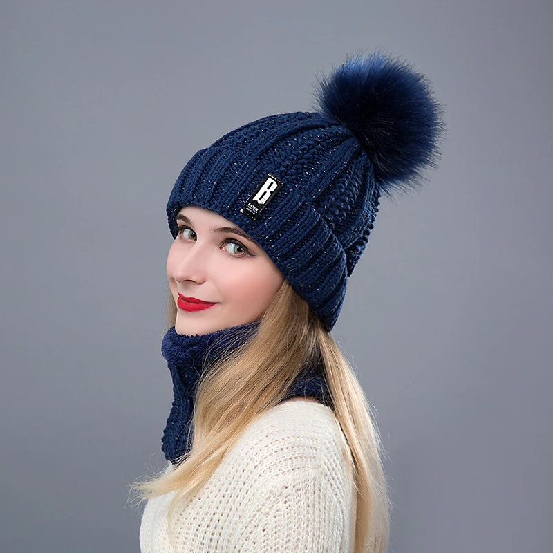 Шапки женские зимние. Шапка вязаная с помпоном женская. Зимняя шапка. Шапка с мехом. Зимние головные уборы для женщин.