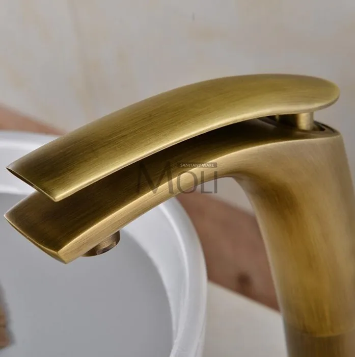 MOLI bathroom1
