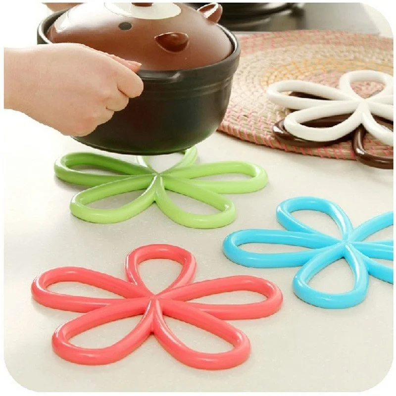 

2019 5pcs/set New Plum-shaped Anti -slip Table Mat Heat Pad Insulated Hot Pot Mat Kitchen Placemats Insulation Mats