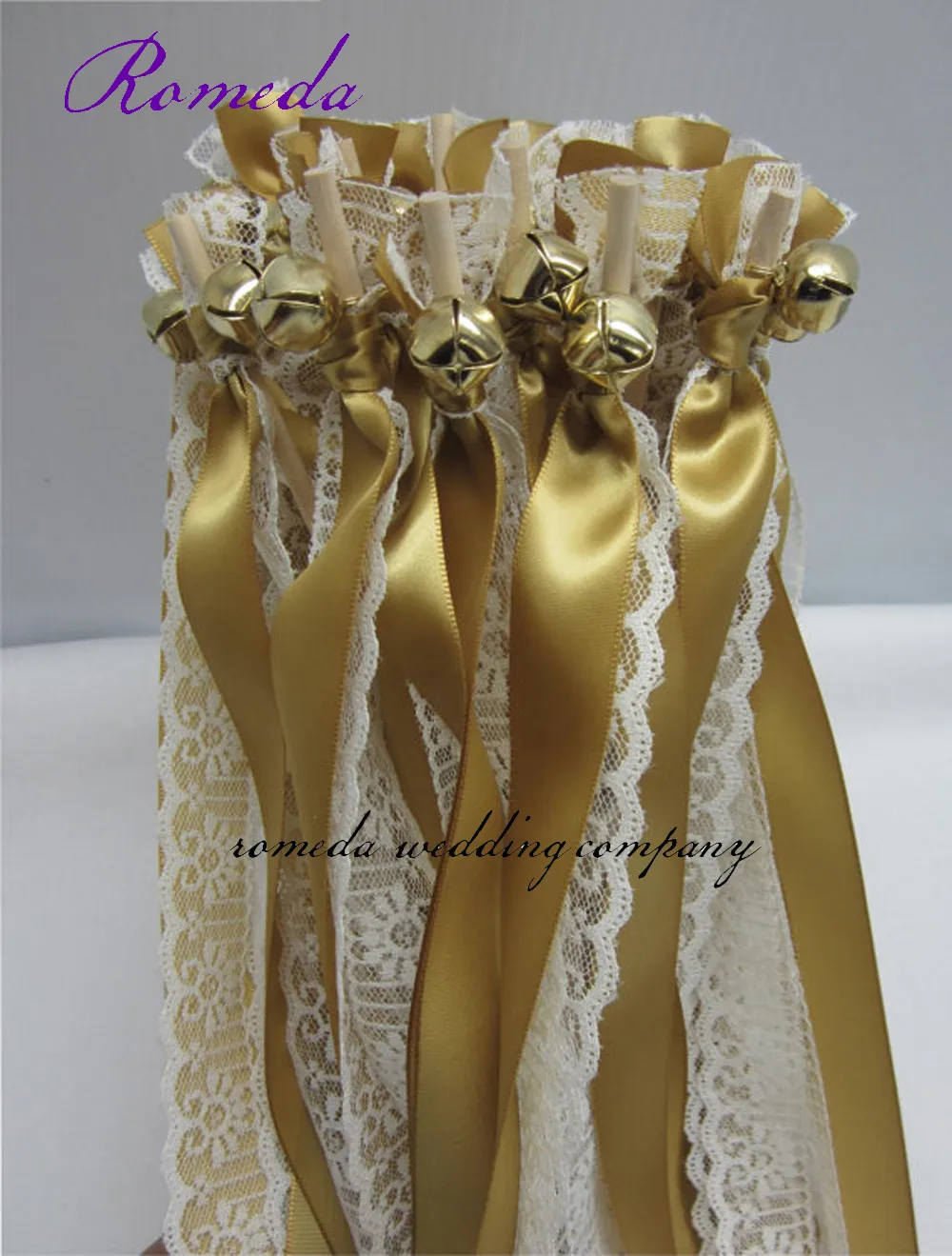 gold ribbon