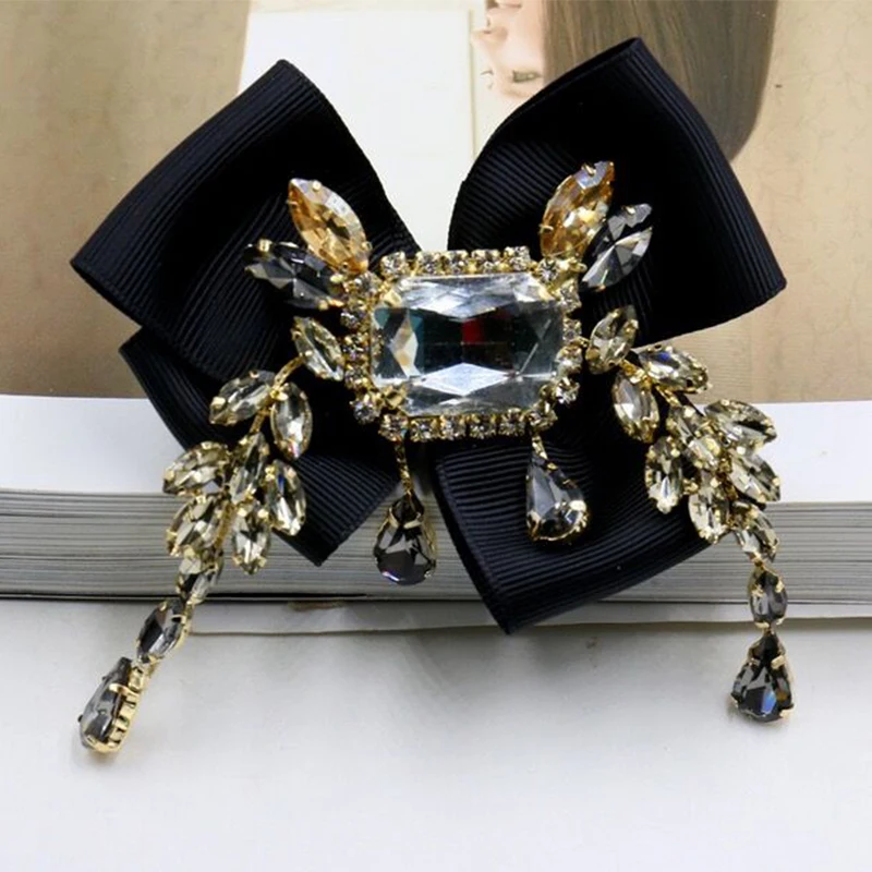 necktie brooch