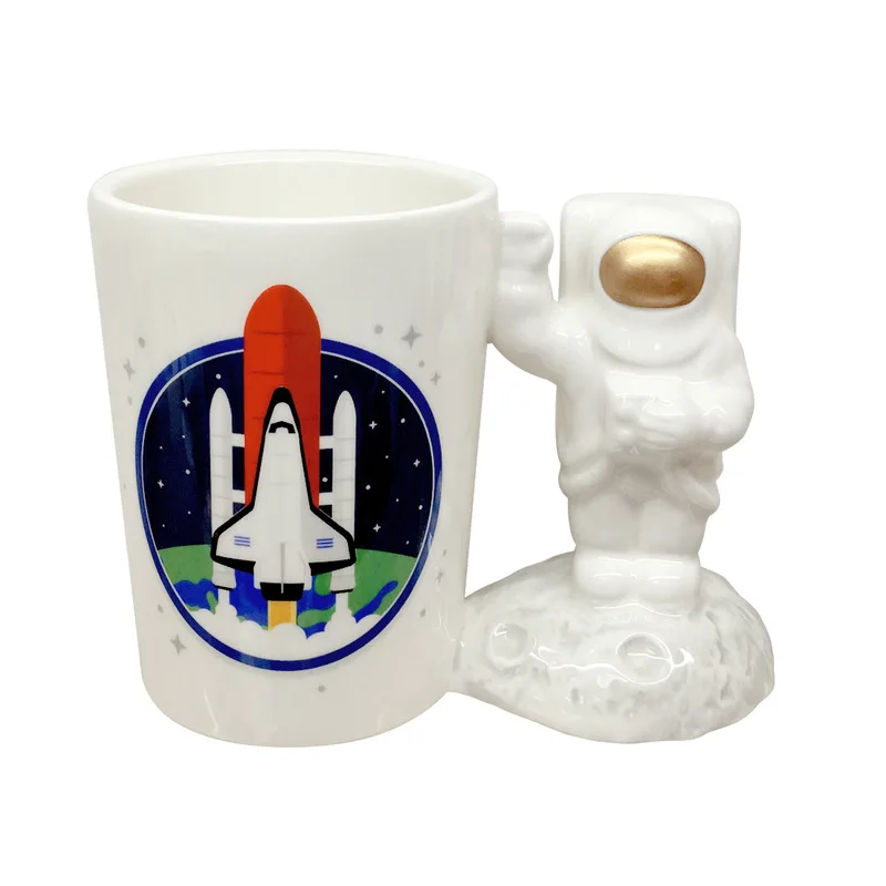 

Creative 3D Astronaut Helmet Mug With Handgrip Spaceman Ceramic Coffee Mugs Office Home Water bottle Breakfast Cups Gifts
