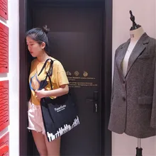 Черная хлопковая канвас Экологичная для шоппинга с ручкой через плечо сумка кошелек с ремешком на запястье белого цвета с принтом в виде геометрических фигур BF55