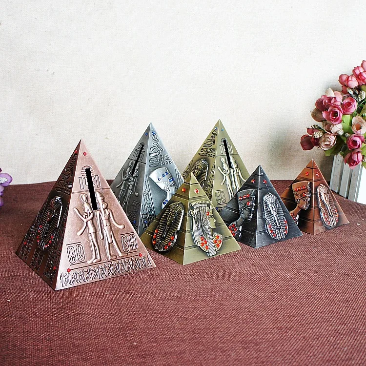 

2018 Creative Bronze Pyramid Figurine Model Egypt Landmark Buildings With Piggy Bank For Children Gift Home Decoration