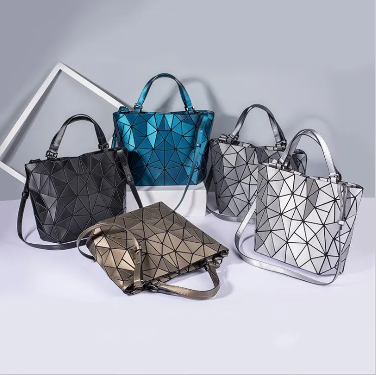 Сумка-мешок с геометрическими ромбиками, известный бренд, дизайнерская креативная сумка на плечо, складная нестандартная ПВХ голографическая лазерная сумка