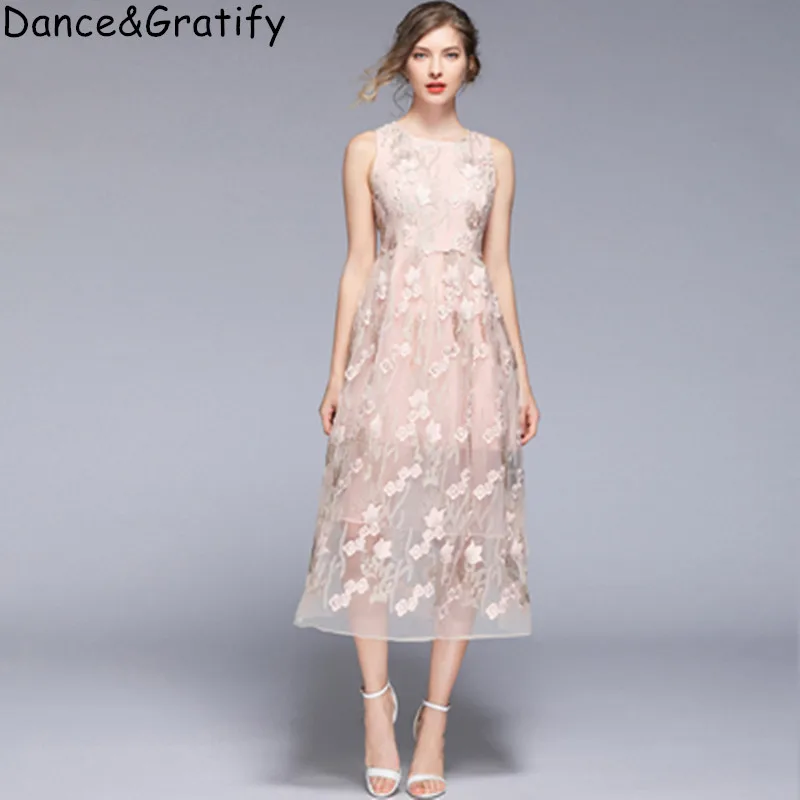 

New 2019 Summer Sleeveless Chic Holiday Dress Women's 3D Flower Embroidery Mesh Overlay Slim Elegant Midi Party Dresses