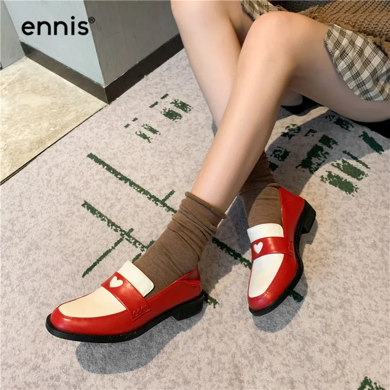ENNIS/ г. разноцветная обувь с сердечками женские туфли-лодочки из натуральной кожи красные Лоферы повседневная обувь демисезонные кофейные туфли на плоской подошве, C9111