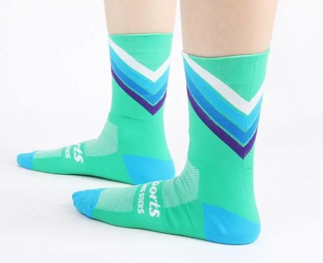 Новинка, профессиональные велосипедные носки для мужчин и женщин, уличные носки для шоссейного велосипеда, велосипеда, брендовые Компрессионные спортивные носки для бега - Цвет: Зеленый