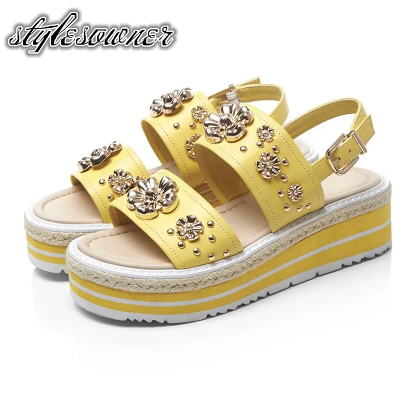

Stylesowner 2018 Summer Hot Style Cow Leather Sandals with Metal Decoration Sweet High Platform Buckle Strap Fashionable Sandals