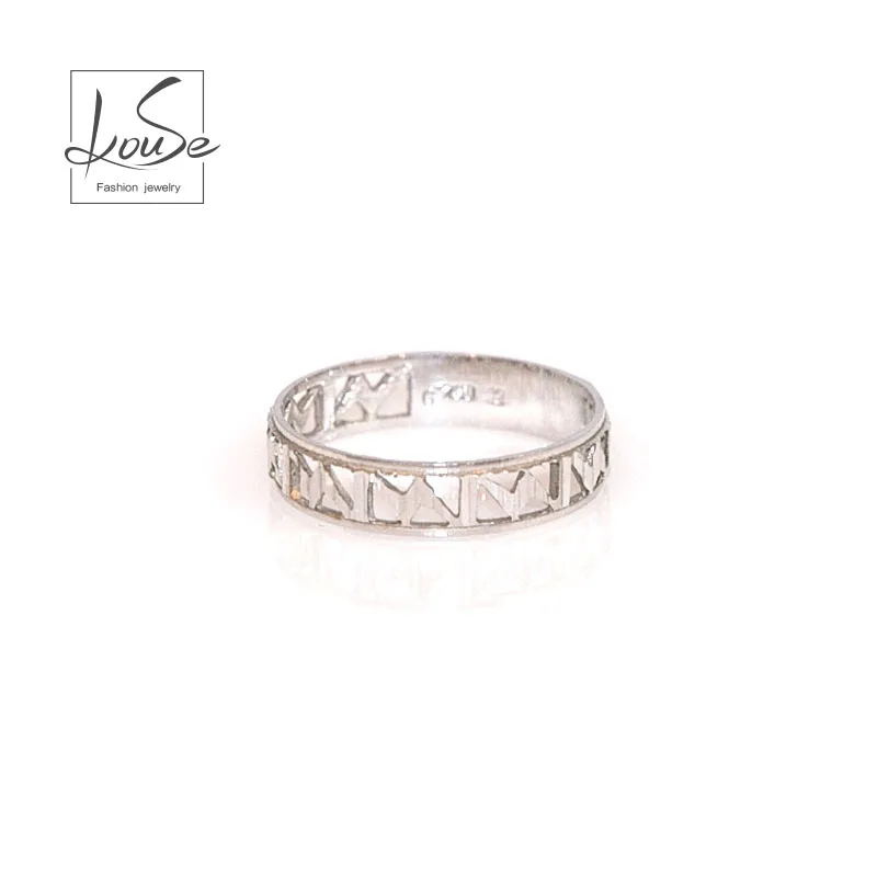 

18-karat gold lady ring can bring you an avant-garde and elegant attitude to life