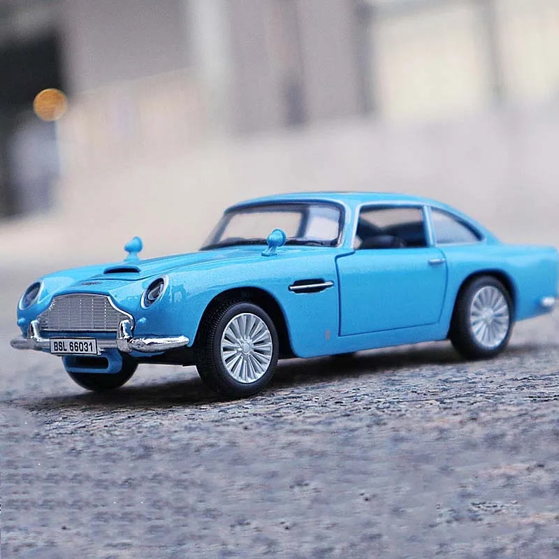 

1/32 Alloy Diecast Aston Martin Classic Toy Cars Metal Casting Sound Light Pull Back Toys Car