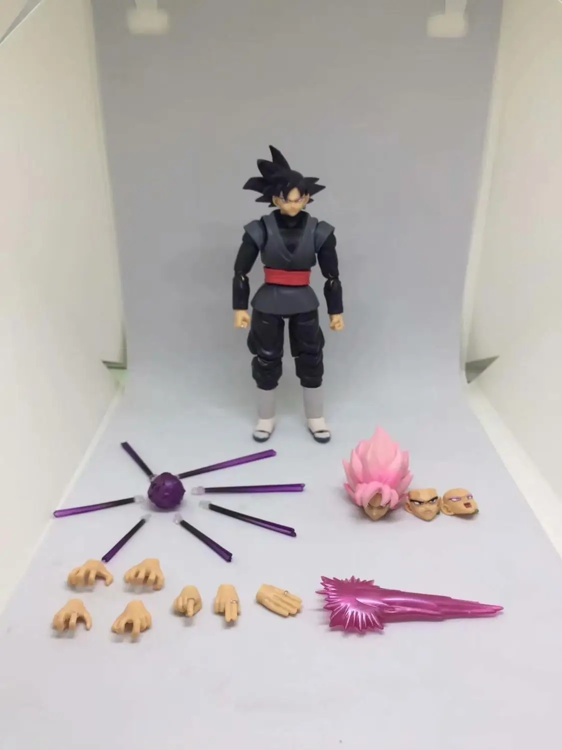 

Anime 16CM SHF Dragon Ball SUPER Super Saiyan Rose Goku Black Zamasu PVC Action Figure Model Toy Collectible Gift