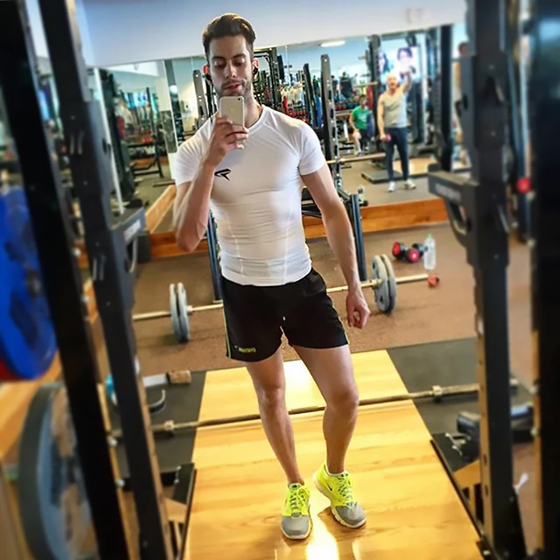 3864608598_2107632900