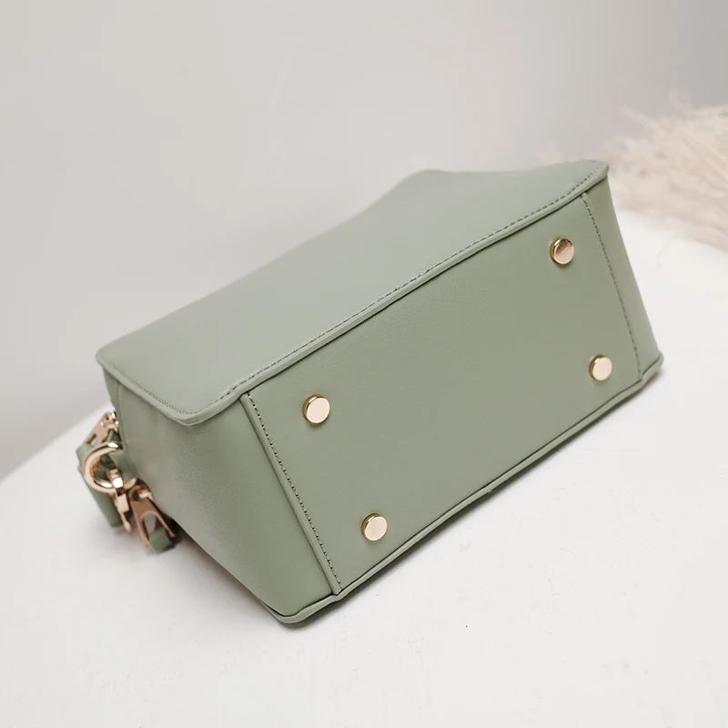 MICOCAH Rivet Bottom Women Crossbody Bag Metal Cirque Strap Wide Shoulder Strap Women Casual Bags MHSD136