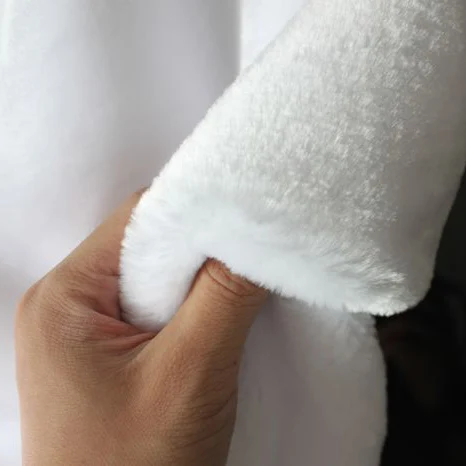Bílé chlupaté umělé kožešinové kostýmy Cosplay řemesla Kožešinový kabát 36 "x60" Prodáno loděnicí Doprava zdarma