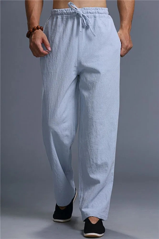мужчина в льняных брюках. брюки из льна мужские. штаны из хлопка. брюки из муслина женские. штаны из хлопка.