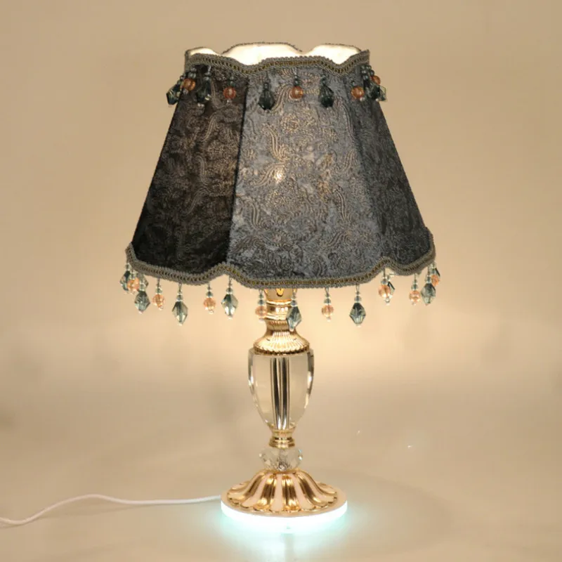 

European LED crystal table lamp creative living room study atmosphere lighting simple bedroom bedside table lamp LU8221840