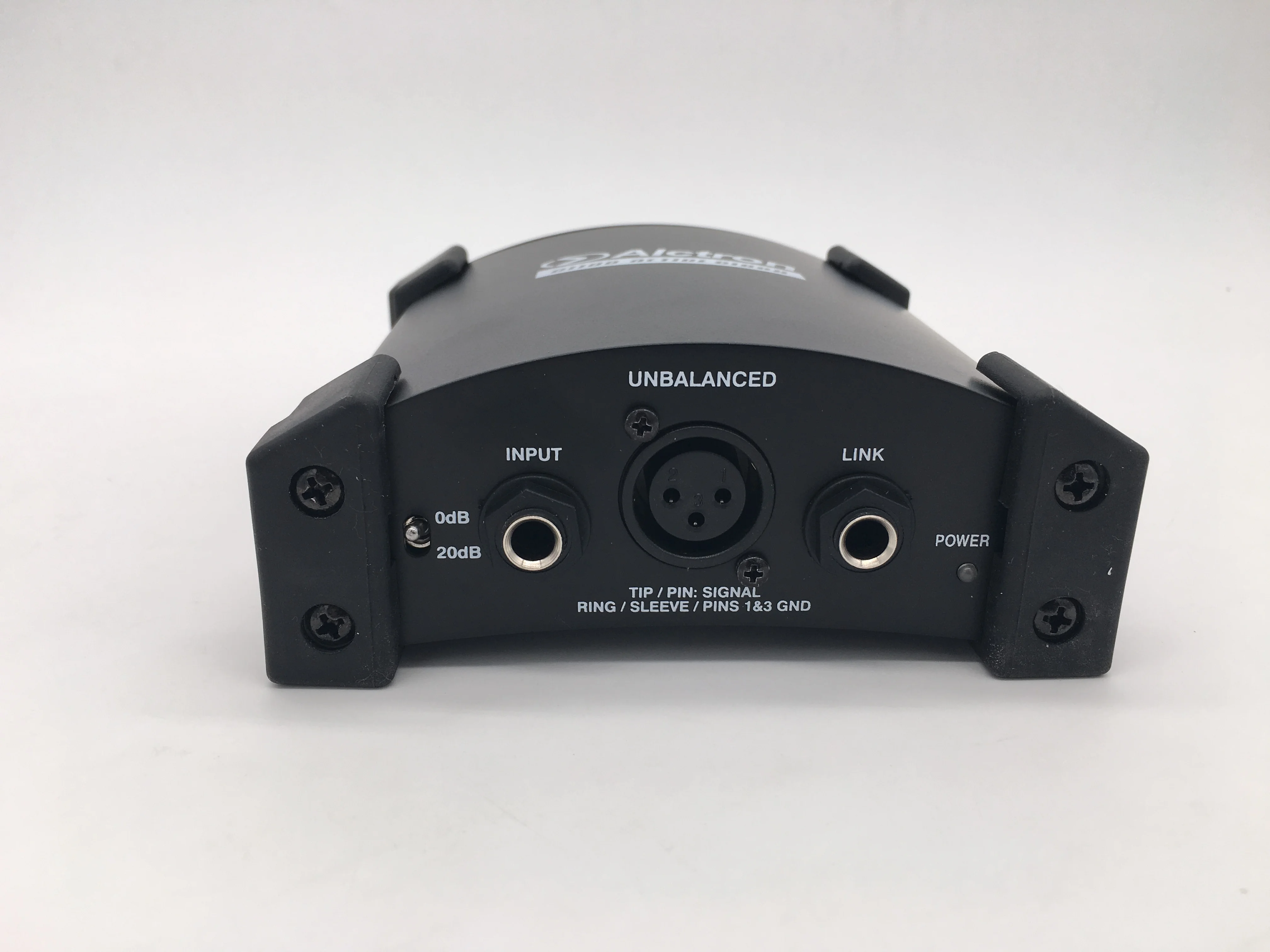 Alctron DI100 Active DI box line balancer преобразует HI-Z сигнал в LO-Z XLR для записи гитары, сцены и студии