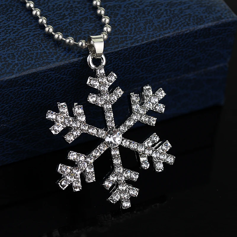 

Fashion Women Ladies Blue White Crystal Snowflake Frozens Flower Pendant Necklace Christmas Gift