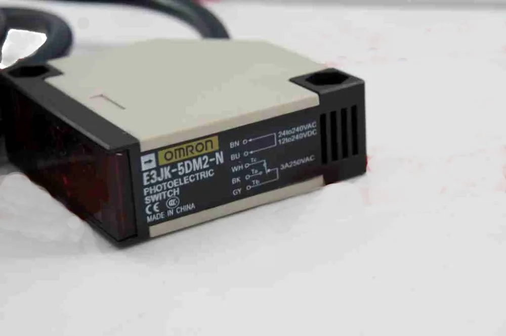 New Omron photoelectric switch E3JK-5DM2-5L 