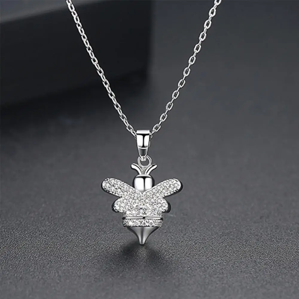 

Tiny Trendy Cubic Zirconia Crystal Silver Cute Bee Pendant Necklace Luxury Lifelike Insect Design Necklaces For Women Jewelry