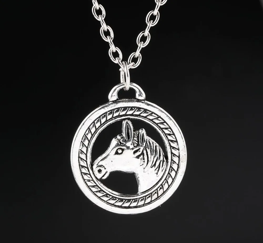 

Double-sided Round Horse Head Pendant Necklace Antique Silver Animal Charms Necklaces Jewelry New