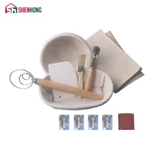 SHENHONG cesta de vime banneton de 7 peças, conjunto para fermentação de massa de pão com faca raspadora curva, escova dinamarquesa e batedor de linho