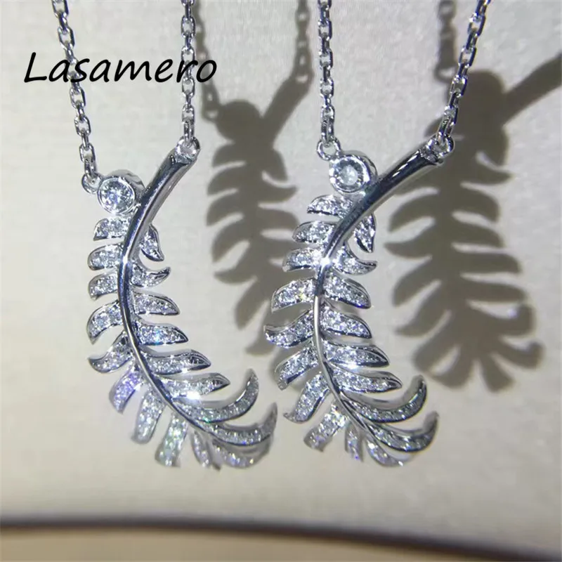 

LASAMERO Brilliant0.25ctw Diamonds Plumage shape Round Cut Pave Set 18k Gold Natural Diamond Pendant Necklace