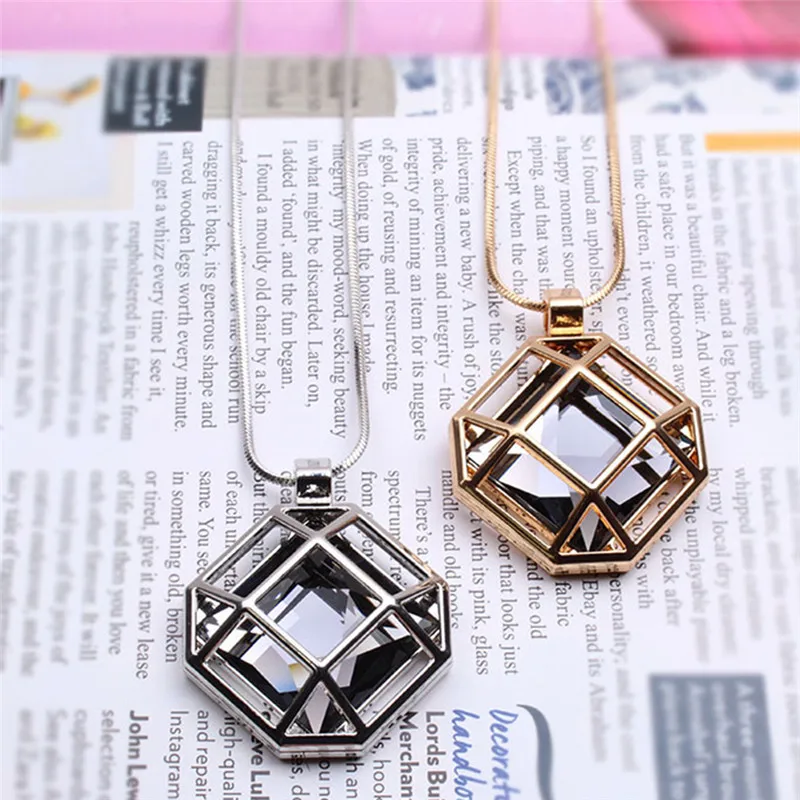 Irregular Hollow Crystal Pendant Sweater Chain Womeen Charm Vintage Rhinestone Snake Necklace Fashion Jewelry