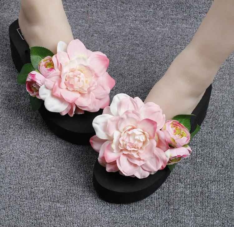 2019 New Summer Anti-skid Hand Flowers Beach Slippers Womens Most Comfortable Wedge Flip Flop Shoes Cheap55