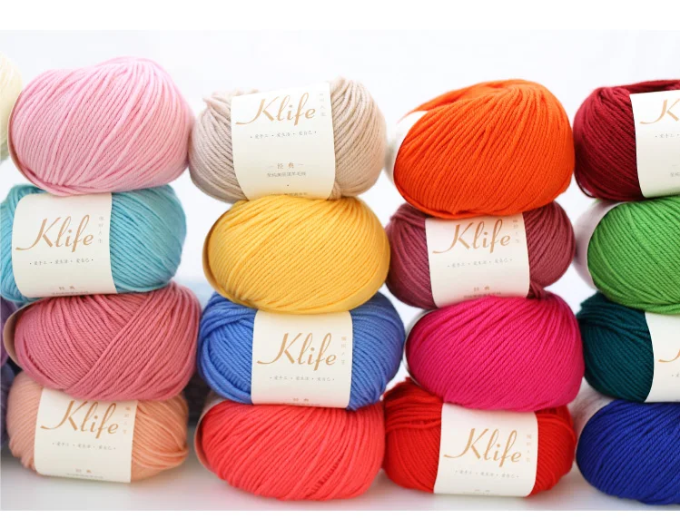

Free Shipping 40g/ball 100% Australian Merino Wool Yarn Hand Knitting Scarf As Cashmere