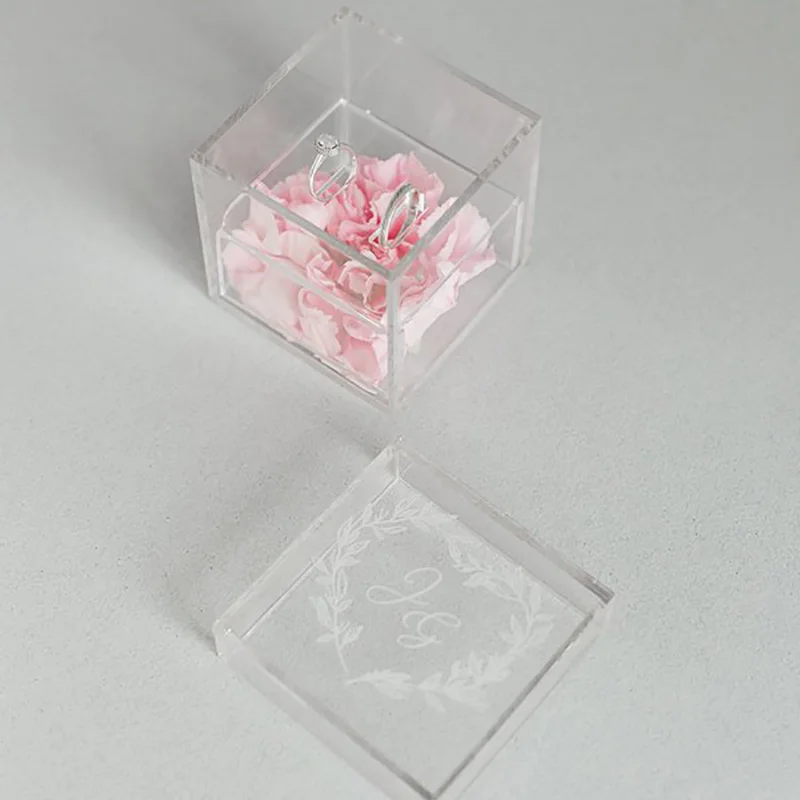 Прозрачная акриловая коробка для свадебных колец, маленький прозрачный держатель для колец, предлагаем коробки для свадебных колец, индивидуальный логотип