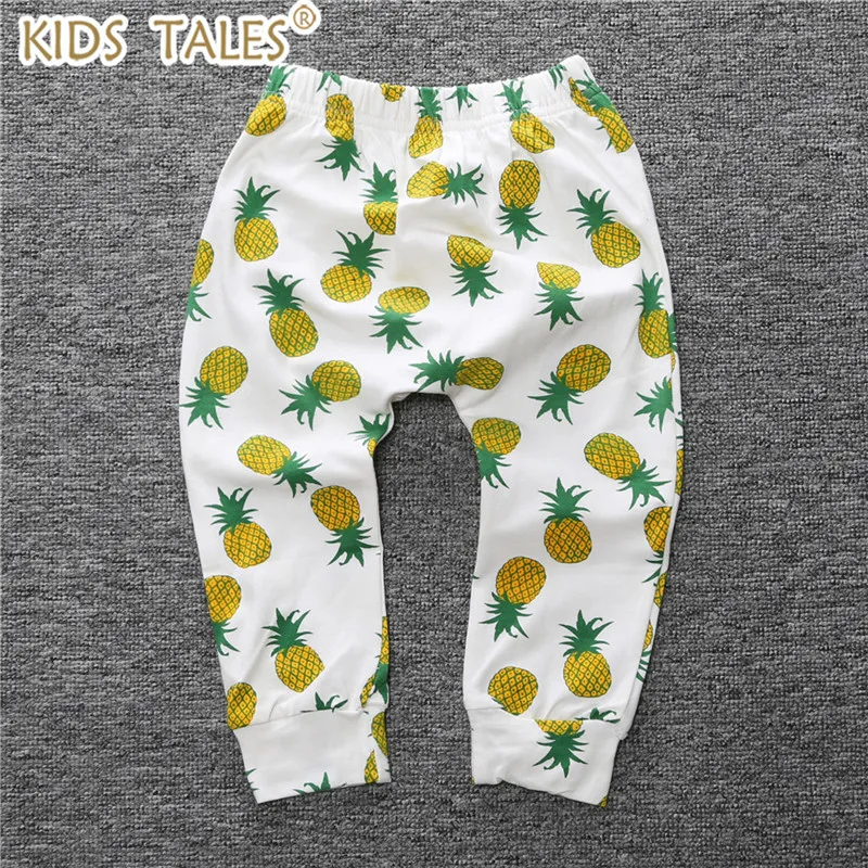 вязаные брюки детские в полоску. детские штаны спицами. детские штанишки на 2 года. ребёнок вязаные детские штаны. детские штаны для новорожденных.