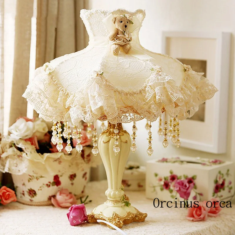 

European idyllic lace table lamp The princess room bedroom bedside lamp Korean romantic cloth white table lamp free shipping