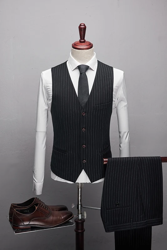 2020 Fashion New High quality Mens Black Striped suit Formal Suits 3 Pieces Wedding Groom Tuxedos Prom Slim Fit Peak lapel Suits