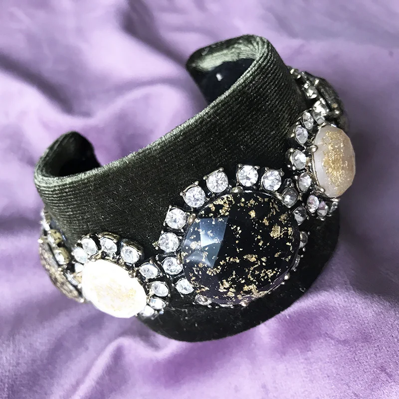 

Wide Opening Bangle Bracelet Flannel Enamel Flower Crystal Zinc Alloy Bangles For Women