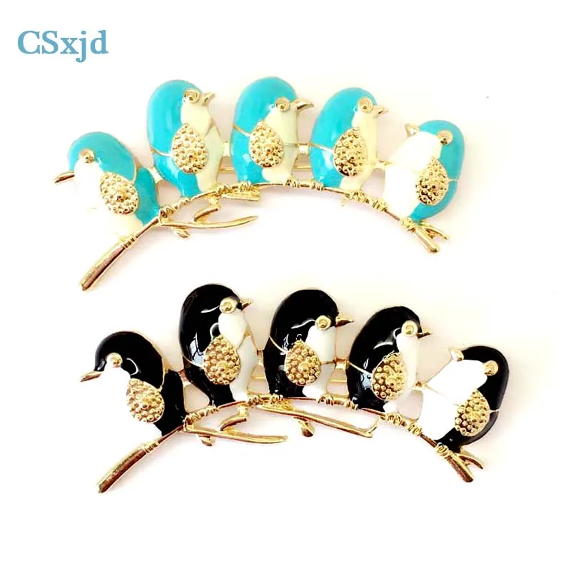 

CSxjd Cute Penguin brooch Enamel costume accessories Animal brooches for women scarf clothes hats shoulder Clips Pins brooch Je
