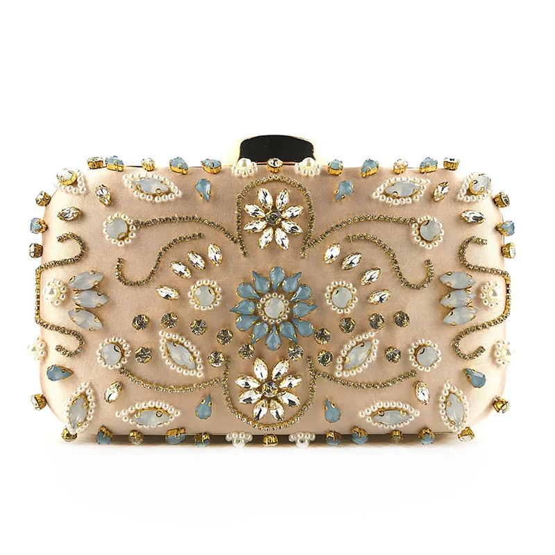 Luxy Moon Gold Satin Blumen-Clutch, Vorderansicht