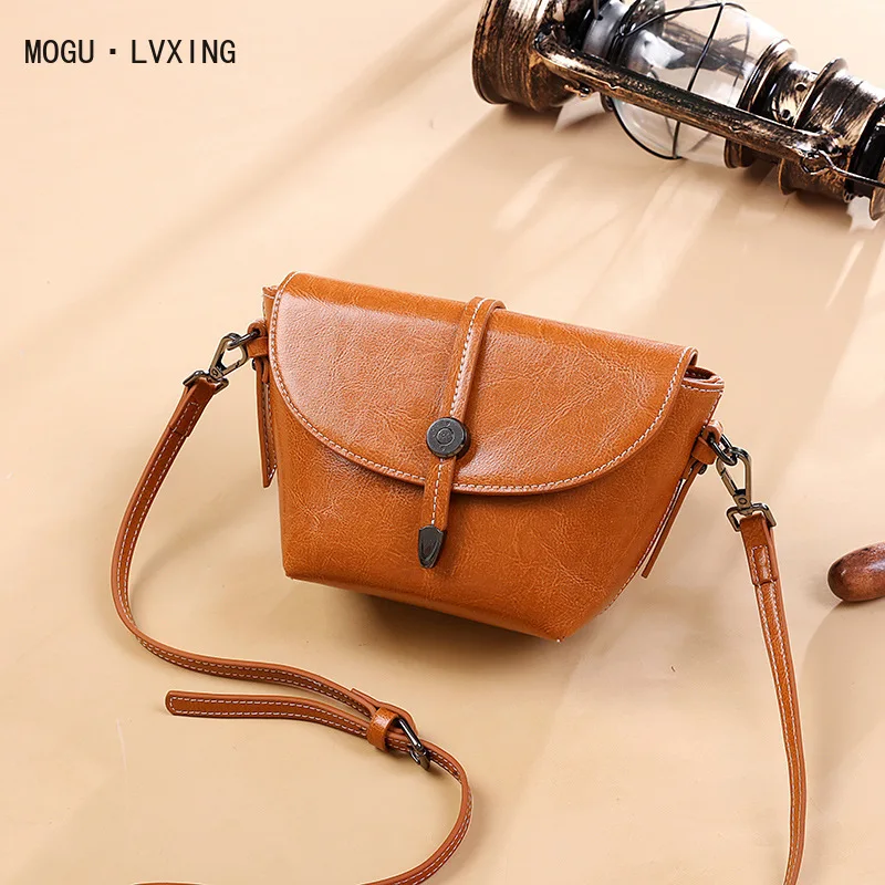 

2018 European and American Rivet Chain Design Head Layer Cowhide Women Flap Bag Small Square Bag Simple Leather Handbag Silver