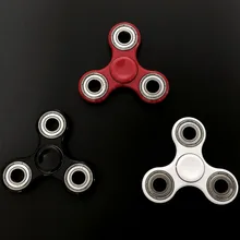 Белый/Черный Tri-Непоседа Игрушки Пластиковые EDC Руки Spinner Spinner Для Аутизма и СИНДРОМА ДЕФИЦИТА ВНИМАНИЯ С ГИПЕРАКТИВНОСТЬЮ