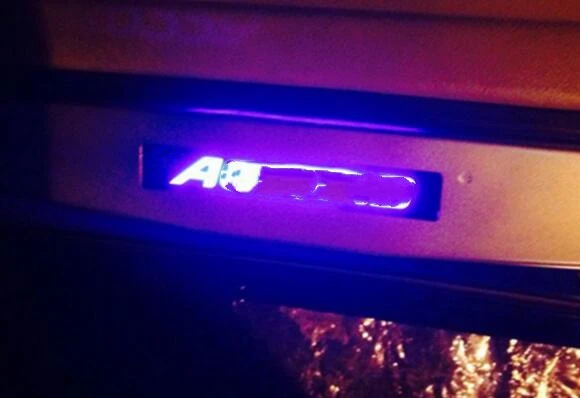 4 шт накладки на пороги для автомобильных дверей из нержавеющей стали, защитная пластина для педалей со светодиодным логотипом на светильник для Honda Accord 7th 2003-2007