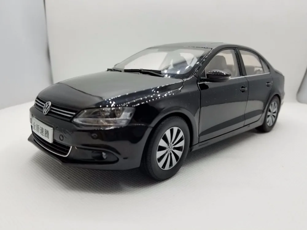118 Diecast Model for Volkswagen VW Sagitar 2012 Euro Jetta MK6 Black Alloy Toy Car Miniature