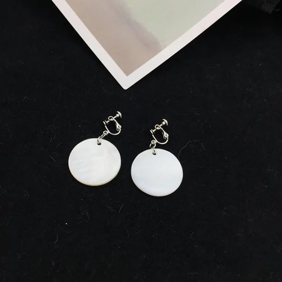 

Screw round clip on earrings white earring without piercing clip earings no pierced hole 2018