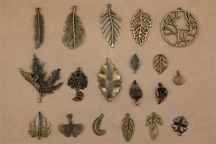 1  2pcs Vintage Leaves Pendants For Necklace Handmade Diy Jewelry Accessories Earring Jewelry Components Bracelet Jewelry Marking