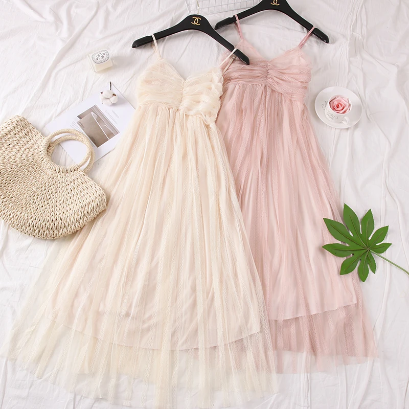 

Summer Boho Style Long Pleated Dress Women 2019 New Chiffon Temperament Fold Slim Maxi Dress V Neck Mesh Sling Dress