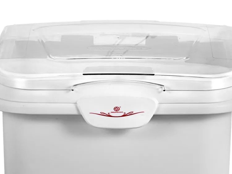 27 Gallon White Plastic Mobile Ingredient Storage Bin with Lid Wide Application Good Material Easy to Move