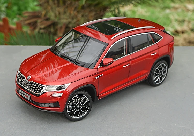 1:18 Высокое качество SKODA KODIAQ GT Модель сплава, Высокая коллекция моделирования и Подарочная модель автомобиля, литой металл