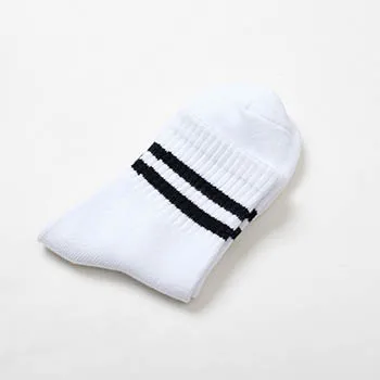 Лидер продаж года; весенние носки для маленьких мальчиков; модные хлопковые Повседневные носки в полоску для мальчиков; универсальные носки для девочек; 3 пар/лот - Цвет: A White