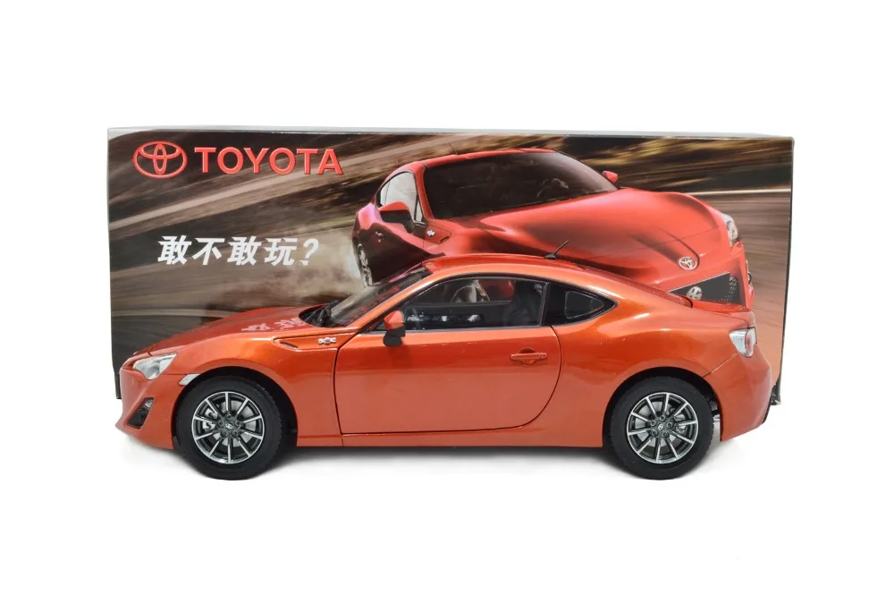 toyota_GT86_2013_orange_015
