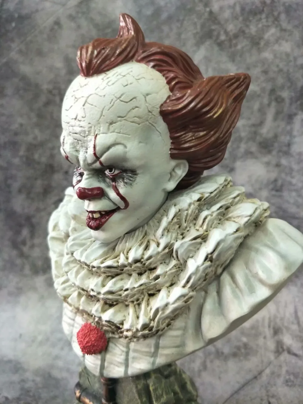 Классическая фигурка из ужасной пленки Stephen King's It Joker Penny half body 24 см Статуэтка